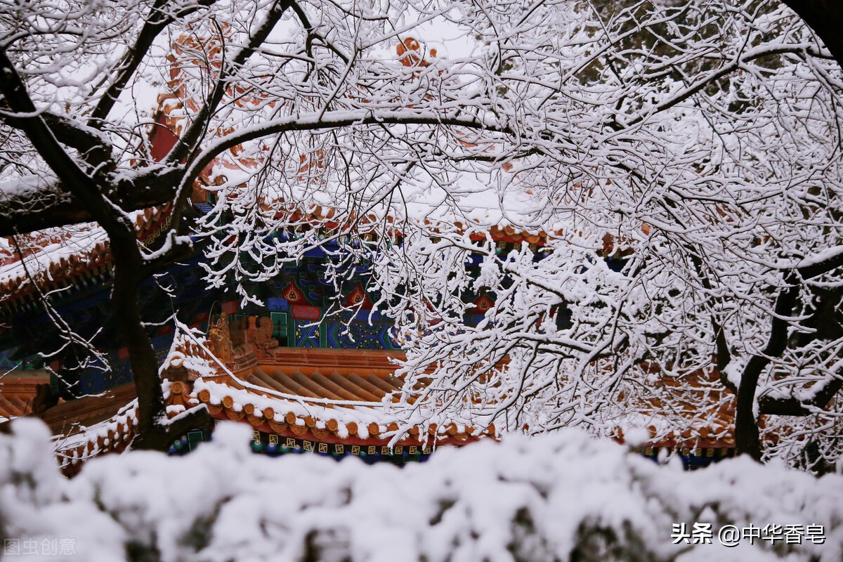 大雪时节，万福金安香膏飘香拂散掉这份冰凉冷清，让人意犹未尽