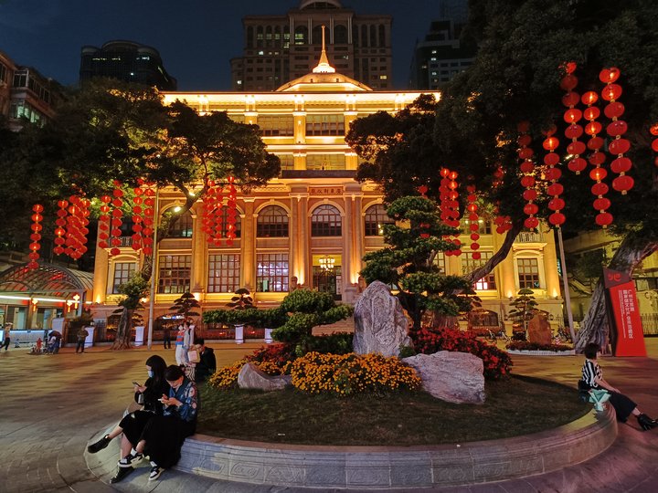 OPPO Reno7 Pro 评测：超感光猫眼镜头会发光