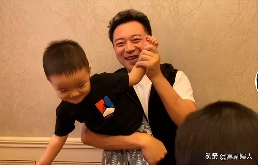 同样是老来得子，金士杰拼命拍戏不敢老，刘德华安享天伦之乐