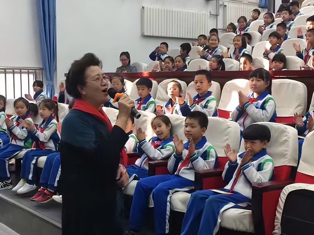 ÷  չʾ׷ĻУƷƣʵ׷澫