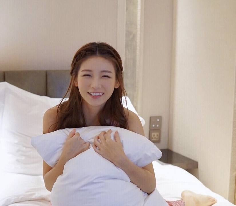 突发！TVB新一代女神宣布离巢，多次否认整容声称自己是纯天然