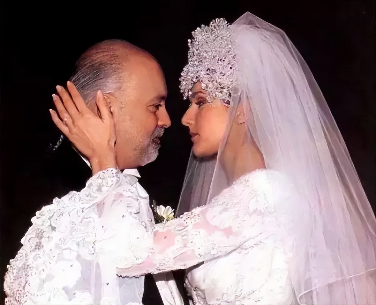 那个因《泰坦尼克号》封神的女人，病重瘫痪了