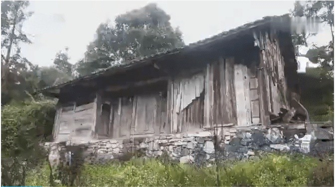 14年前他背“疯娘”求学，拒绝55万年薪，如今改变千名学子命运