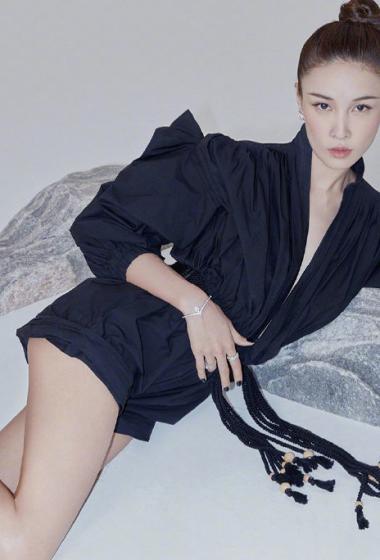 张蓝心，冷艳气质型女星