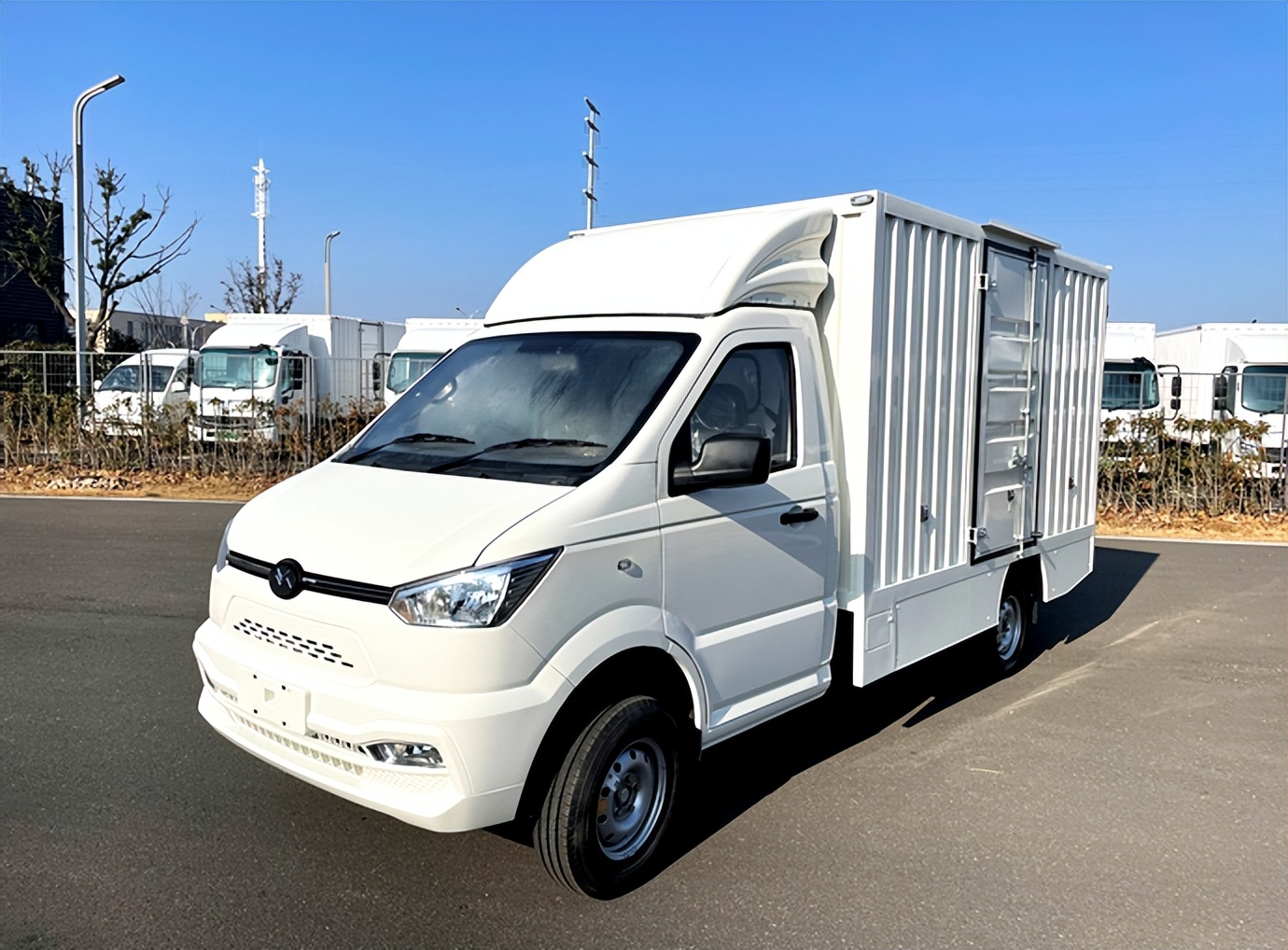 超能裝更實(shí)用，新吉奧純電動(dòng)微卡帥艦成新能源物流車新寵