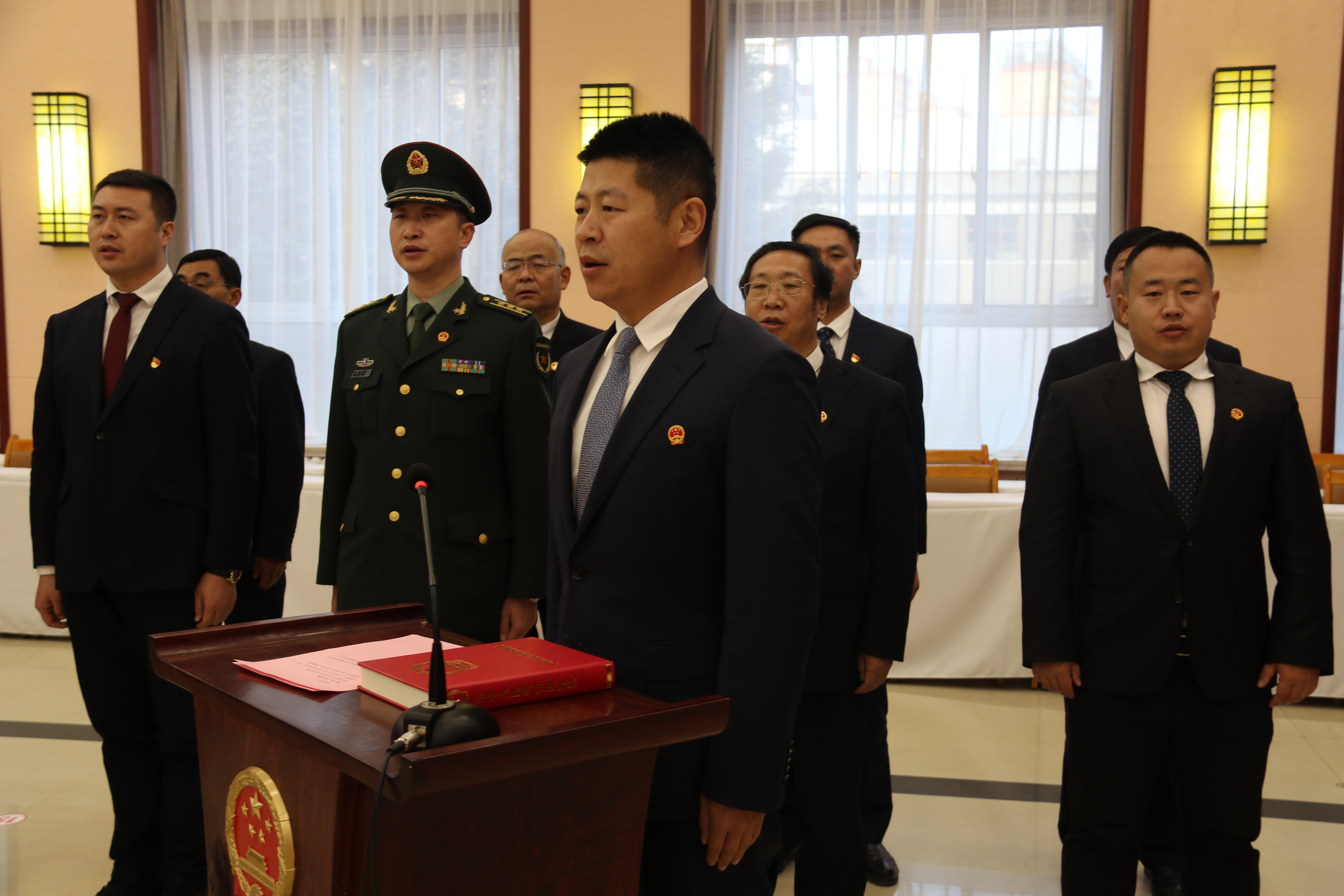 县委书记王彦群主持仪式.