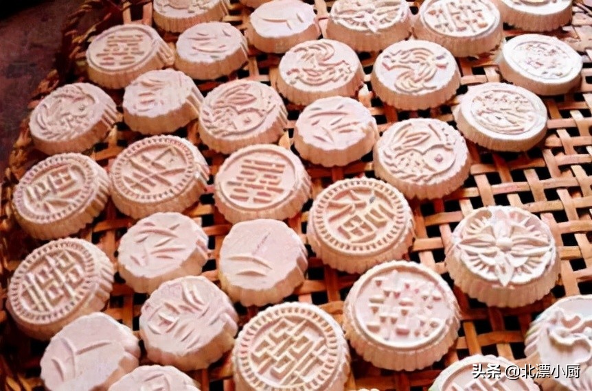 明天小年，不管有錢沒錢，吃8樣傳統(tǒng)美食，寓意吉祥團(tuán)圓