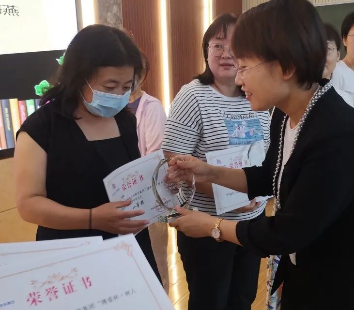 石家莊市神興小學“博愛杯”頒獎儀式(圖13) 石家莊市神興小學“博愛杯”頒獎儀式(圖13)