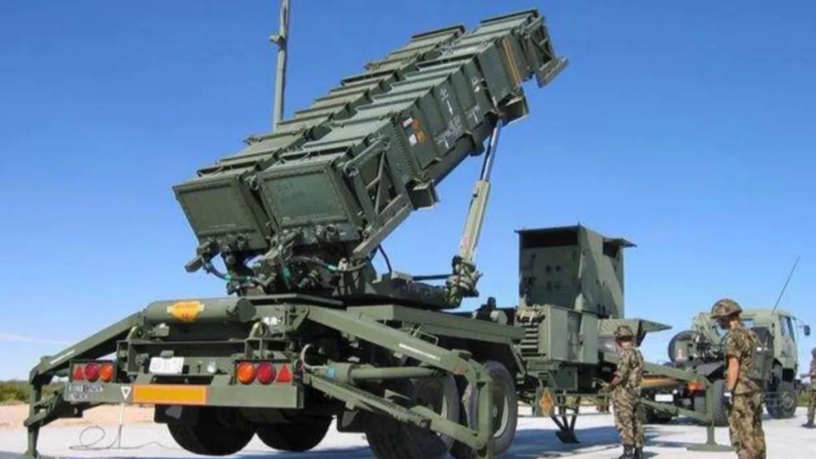 ��Ӣ���±�ն�ף�����̨���ط����������վ����϶Ը������й���20