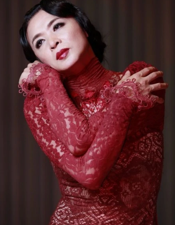 女神张延才是人生赢家，女儿可爱漂亮，大5岁丈夫将她宠成了公主