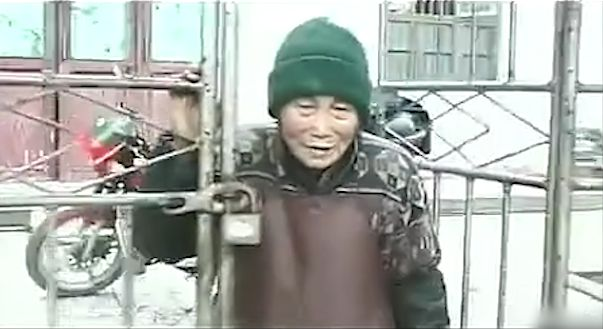 2000年湖南老人养出2600斤大猪，直言：养儿不如养猪，令人心酸