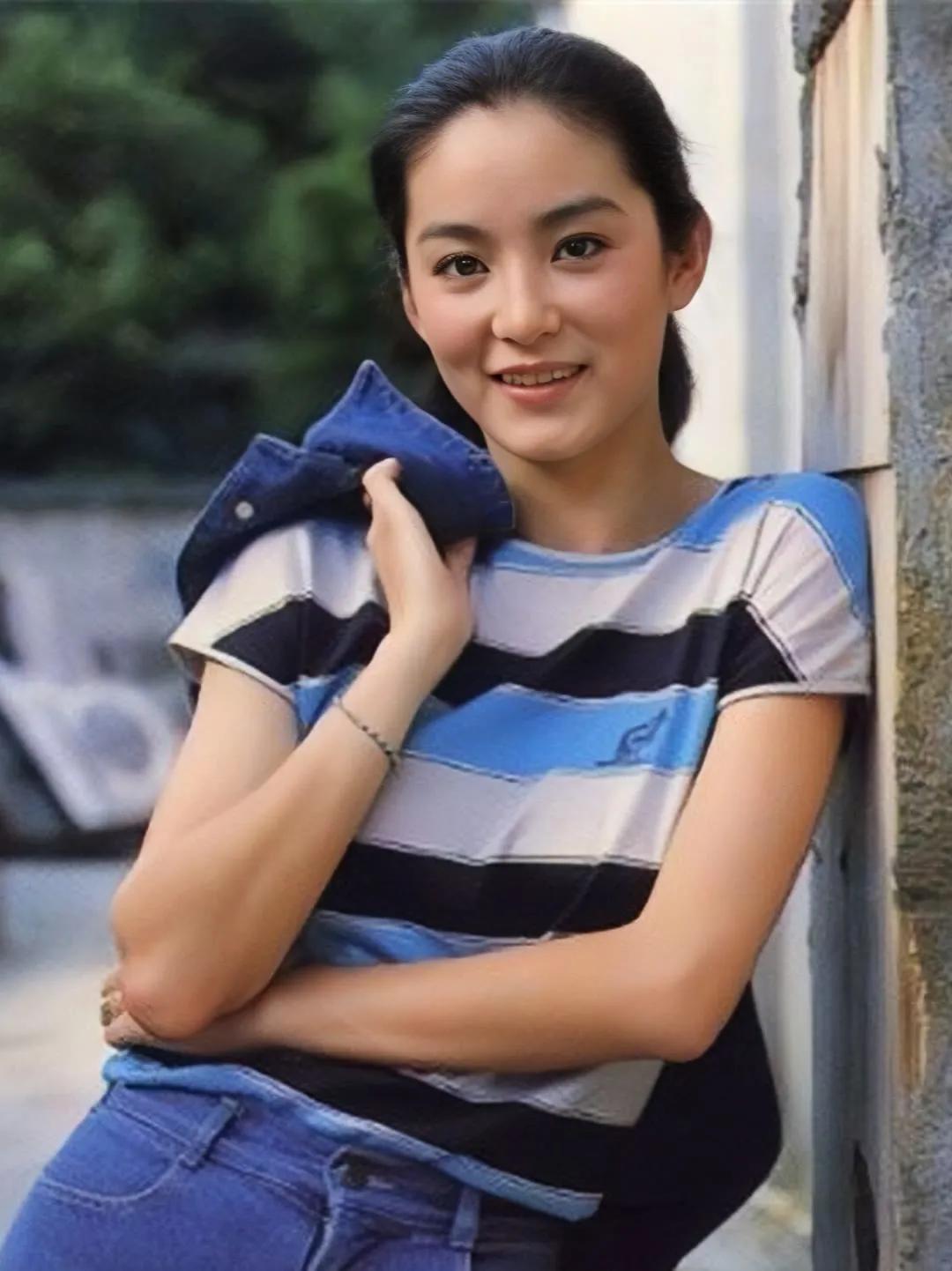 林青霞年轻时真是惊艳了时光