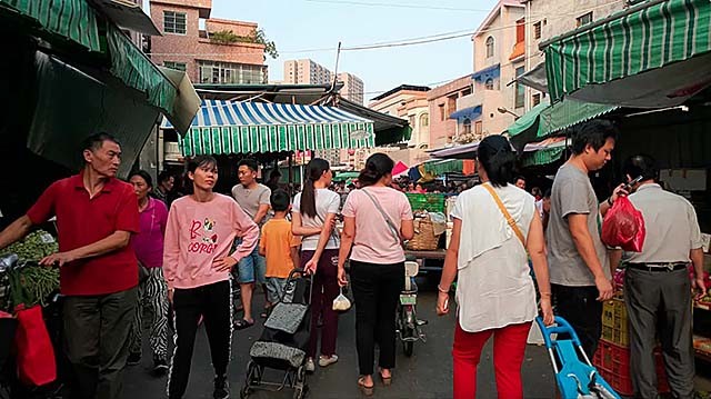 武汉三口之家：父女三人无血缘，父亲不是亲生的，妹妹不是亲妹妹