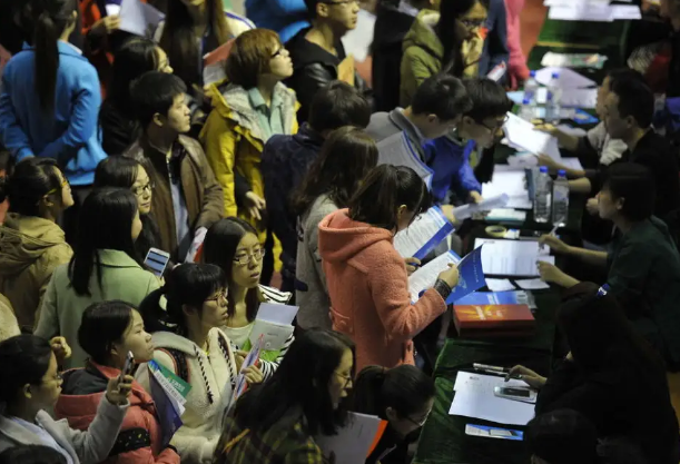 大学生的“奶头乐”，越来越多的年轻人正在依赖，却忽视了反作用