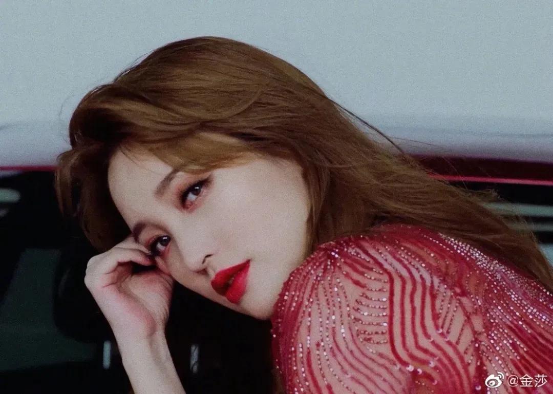 金莎｜四十依旧宛若少女，时间好像把她忘了