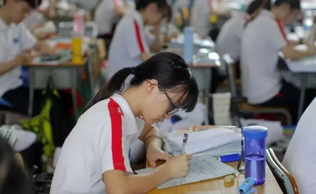 2022高考难度“再创新高”，3大变化要注意，部分考生将无缘本科