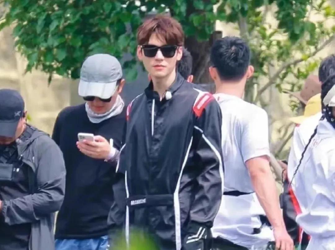 娱乐小八卦 唐嫣李易峰二搭 杨紫 杨幂 王一博 罗云熙 白鹿 龚俊 张艺兴