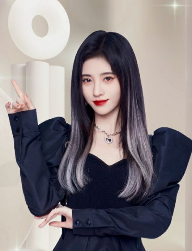 鞠婧祎：美丽小巧的小姐姐，真的很可爱