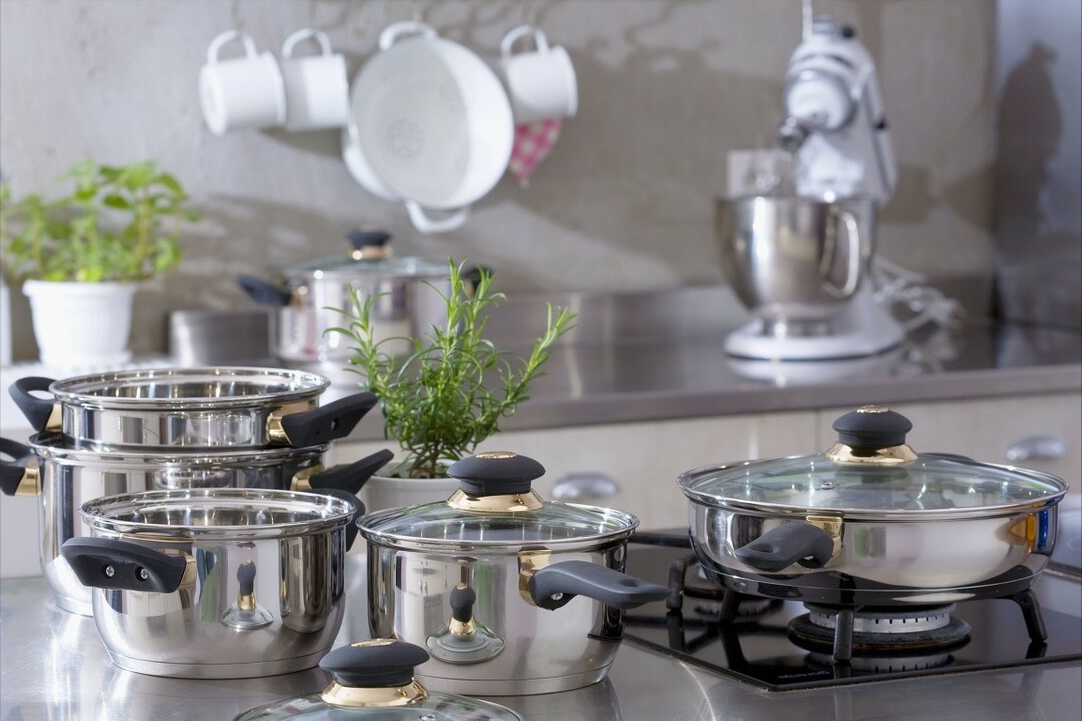 炒菜锅：铁锅、不粘锅、不锈钢锅、砂锅、铝锅，哪种锅更值得买？