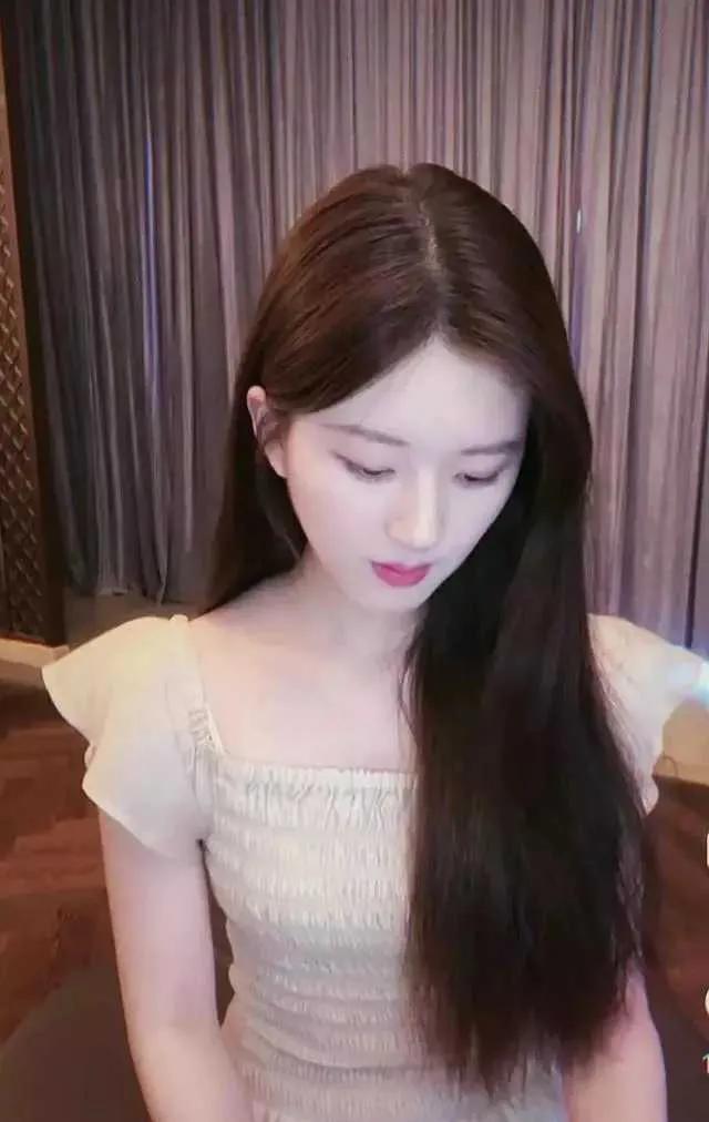 星汉灿烂：吴磊赵露思直播连麦，疑似夫妇是不是好甜？俊男靓女CP