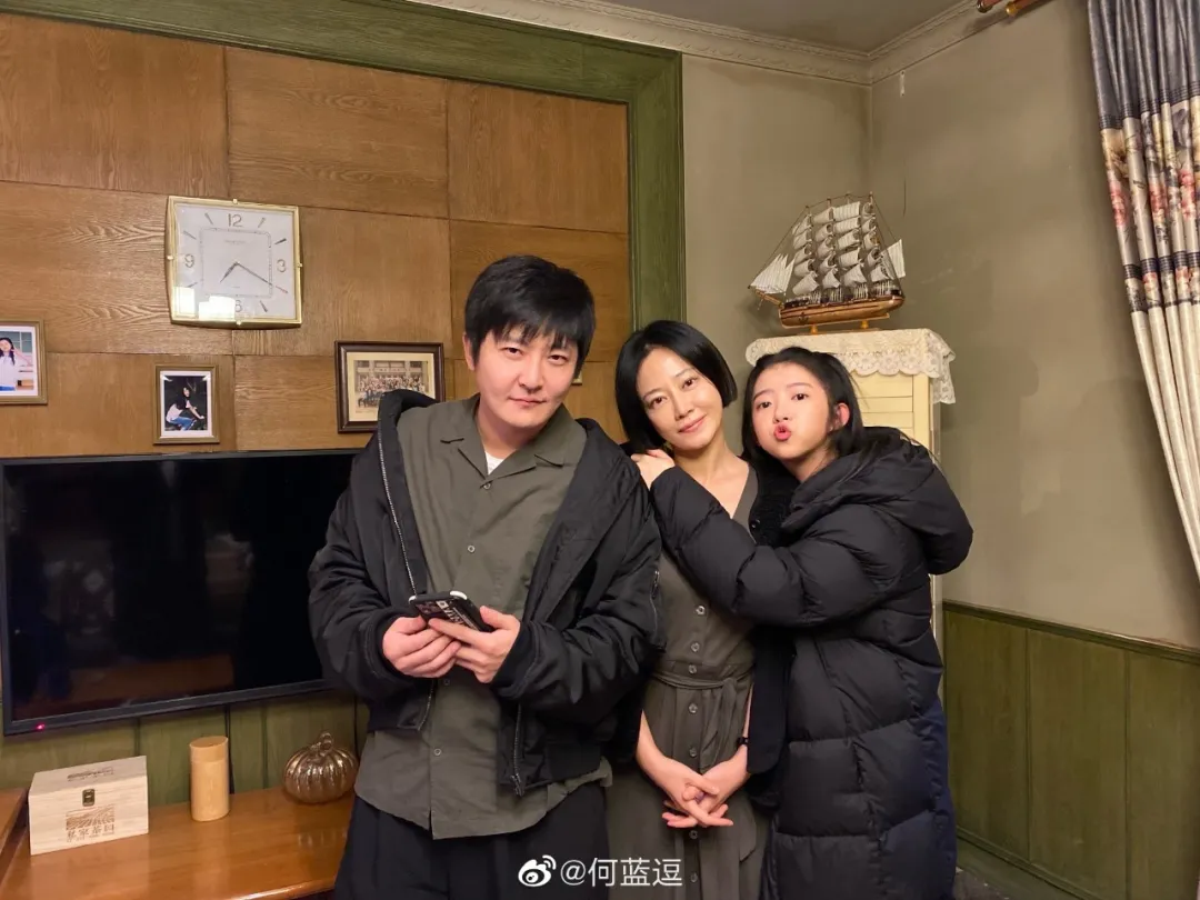 李小满「火」了，何蓝逗不愧95小花潜力股