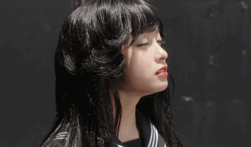 为什么现在趋势是普通女孩开始比美，美女开始比谁更搞笑？