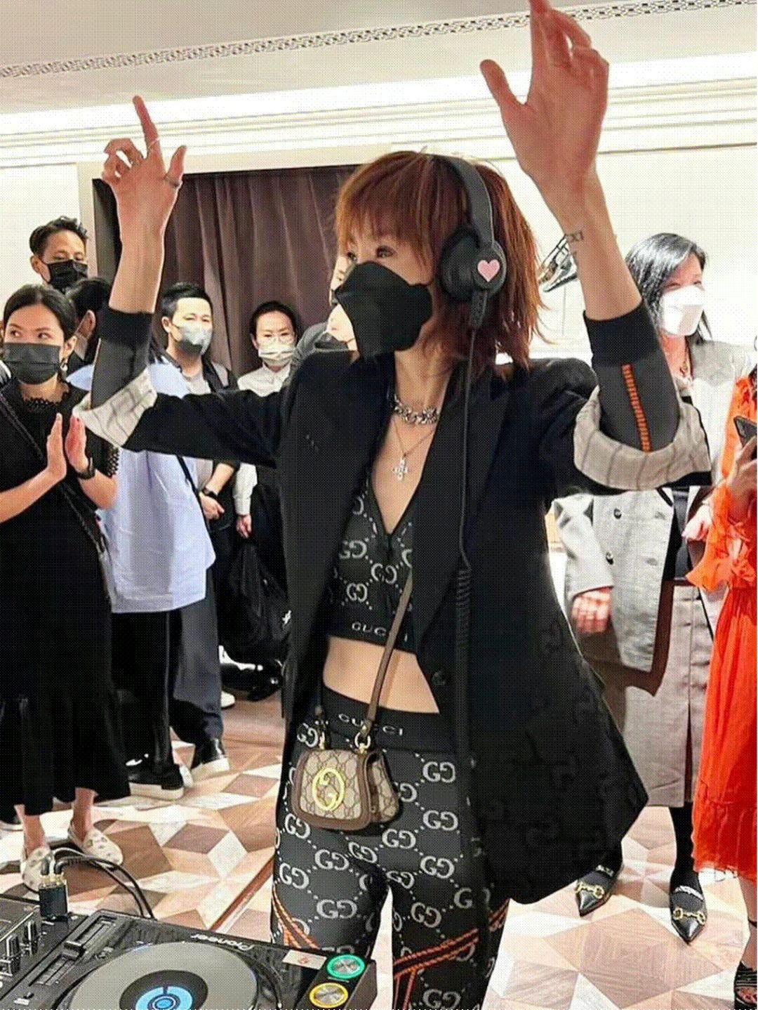 “女妖吉罗巴”？刘雯也被打扮成完全认不出的样子