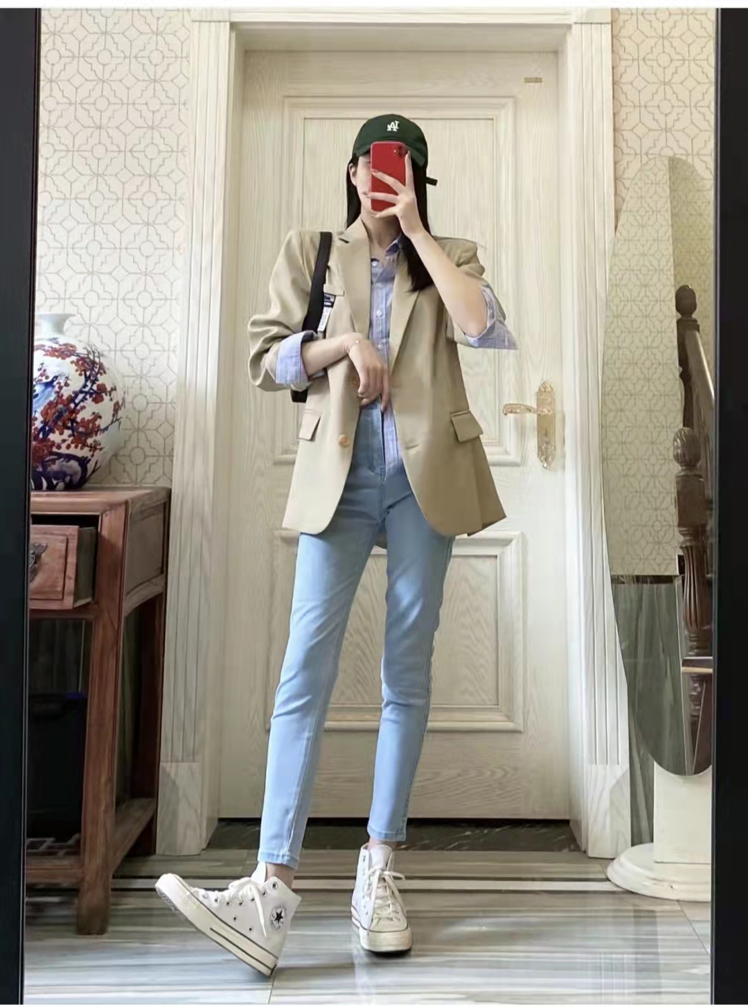 浅色牛仔裤配什么鞋子啊