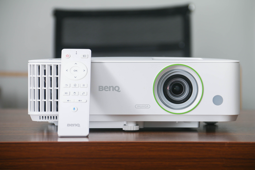 4000流明、四机同屏、双频双路Wifi，明基E592商务投影顶流之作？