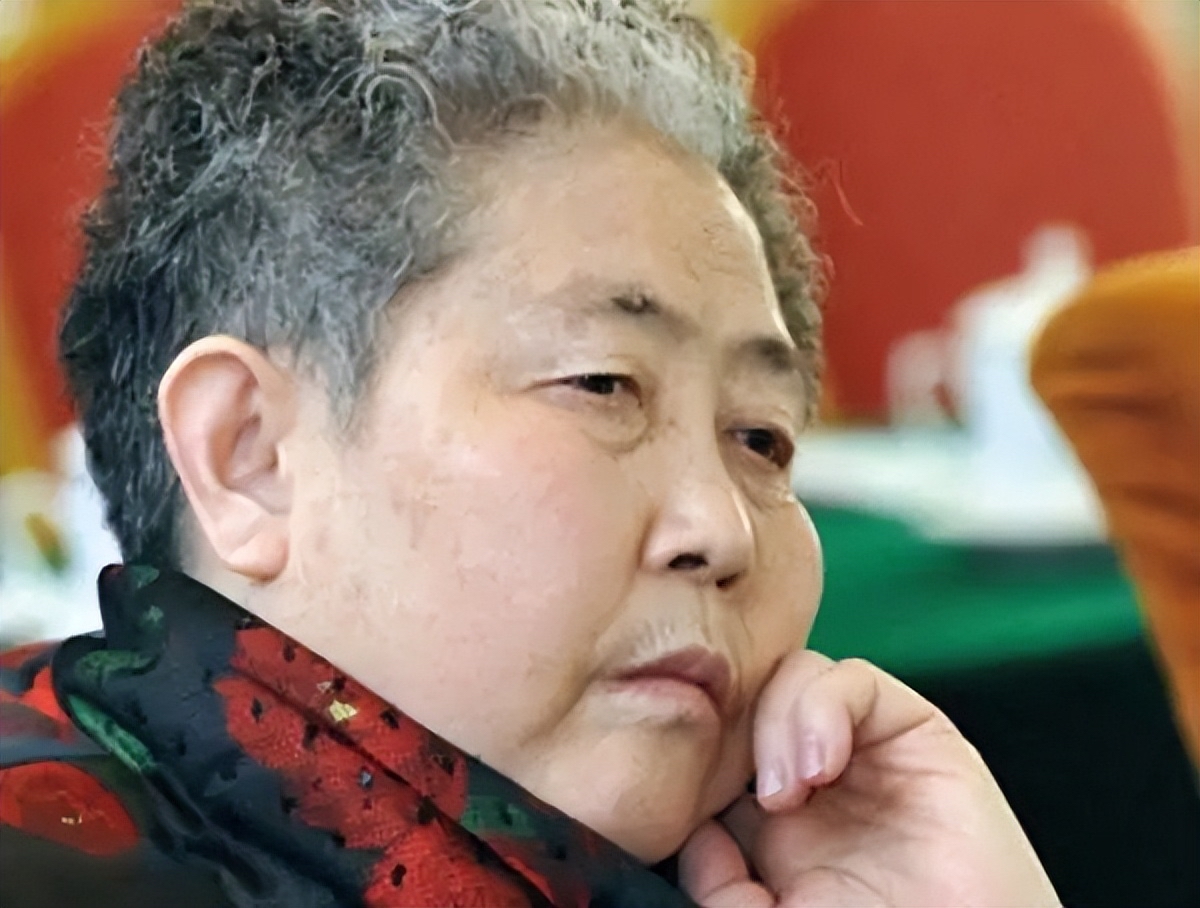 75岁的陶华碧：两个儿子，一个建烂尾楼，一个砸了“老干妈”招牌