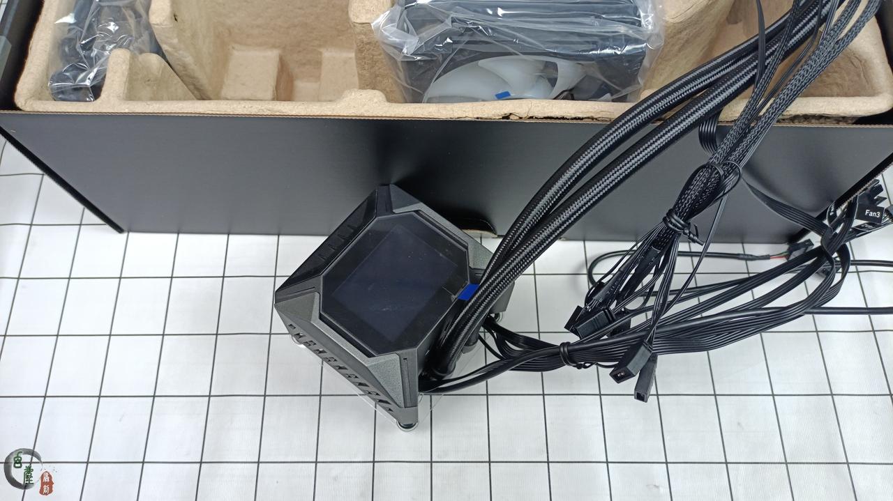 新年装机第一弹！12600K+Z690+DDR4配置，游戏省钱两不误