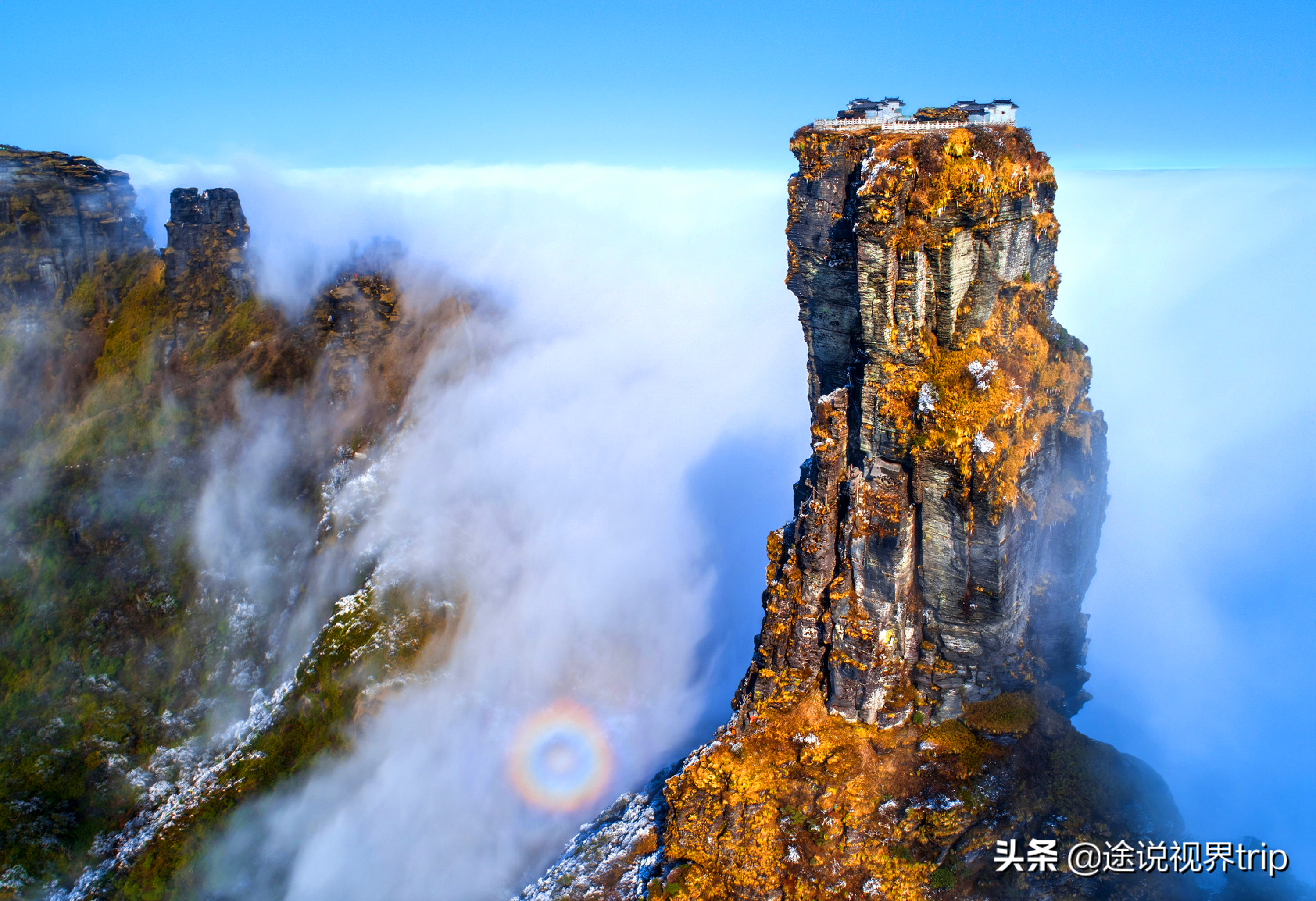 中国10个悬崖上的建筑奇迹，不走寻常路令人惊叹，你去过哪几个？
