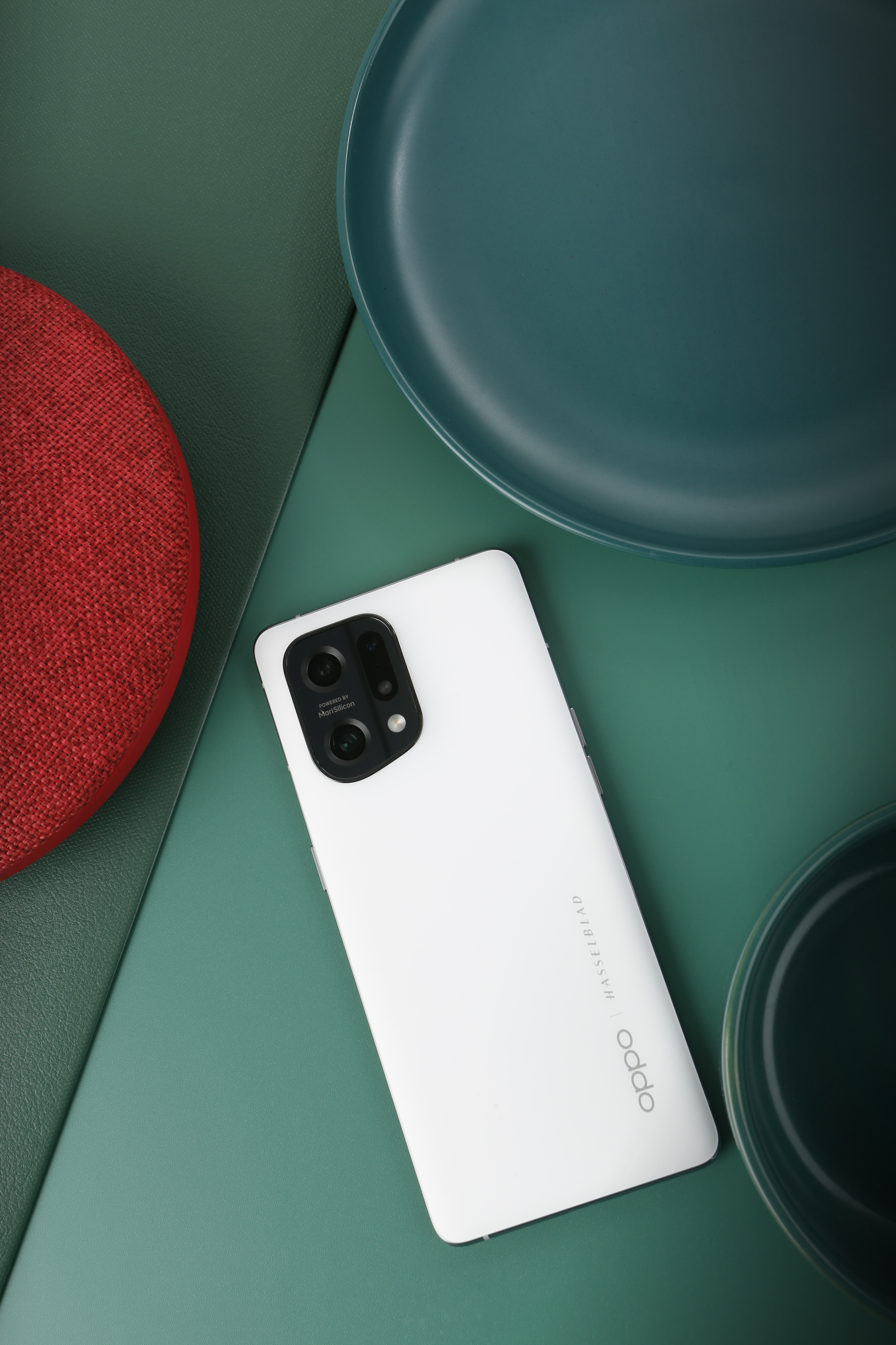 “美貌与内涵俱佳的‘轻’旗舰”——OPPO Find X5浅析