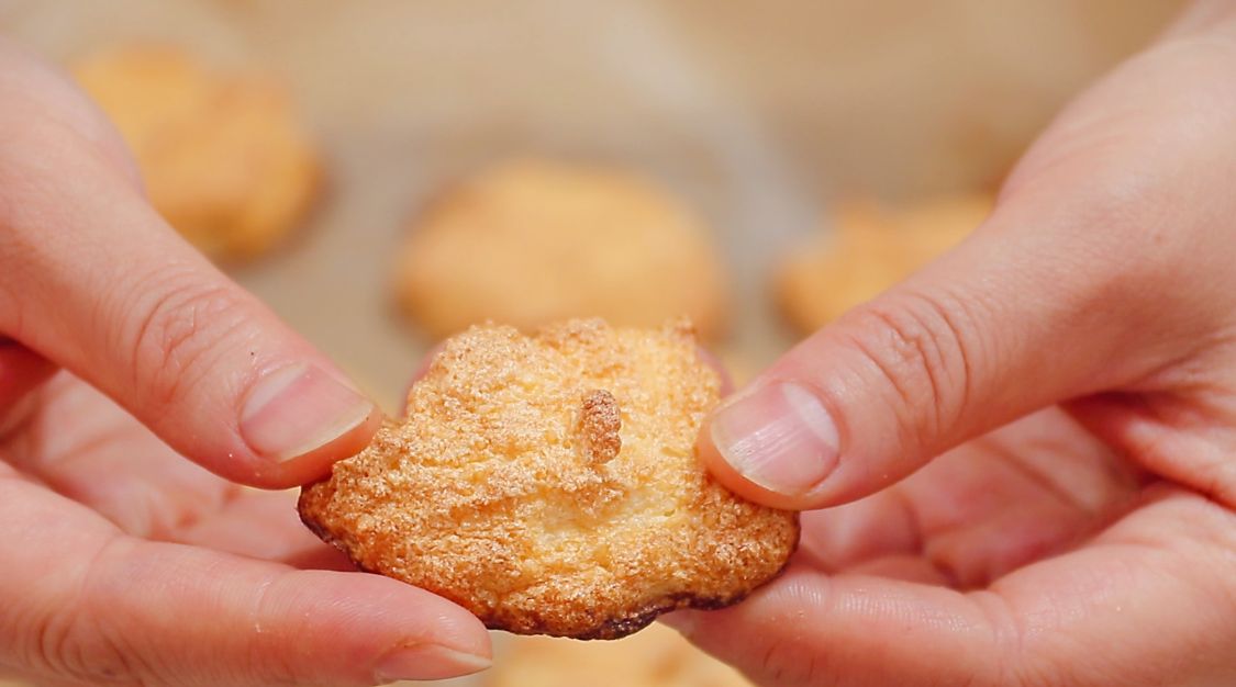 一道过年必备的零食，教你椰蓉的新吃法，吃一口就会爱上
