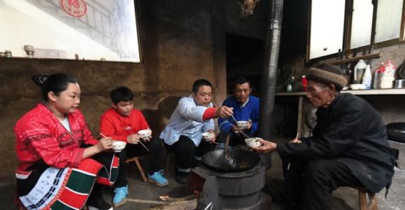 湖南农家发生怪事，10岁男童深夜发出诡异笑声，让父母束手无策