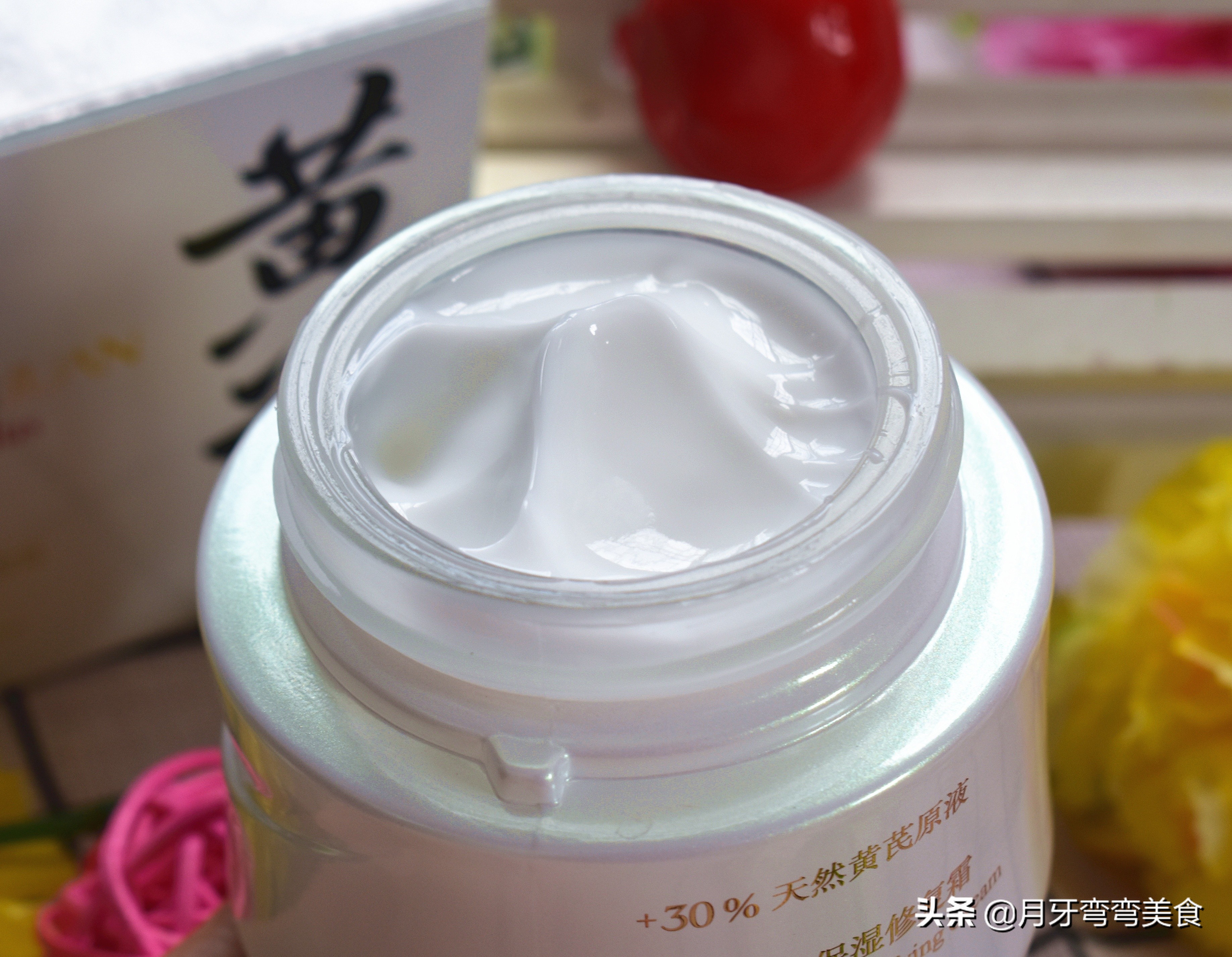 40岁女人，“素颜霜”不妨选这3样国货，保湿提肤色，春夏用挺好