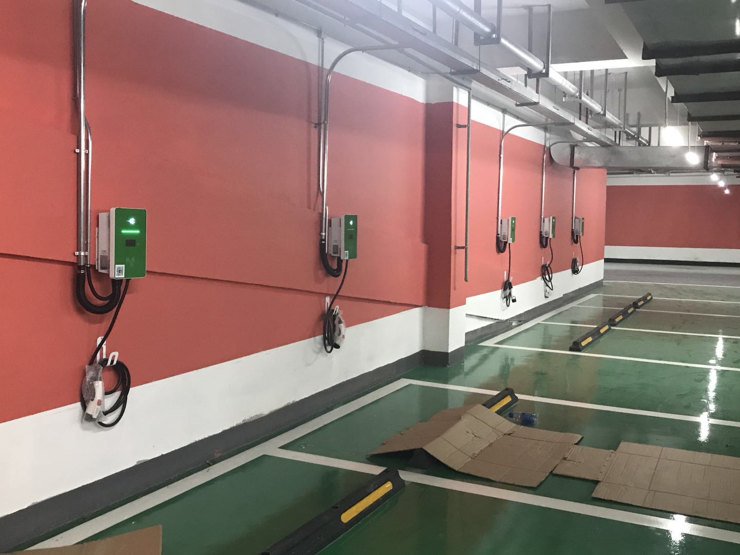 威马交付4万台车，有一半充电桩安装不了，充电难题何时解决？