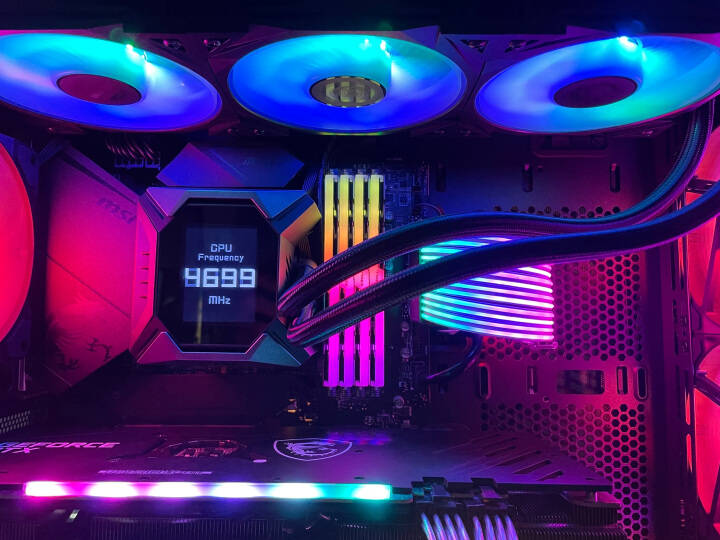 新年装机第一弹！12600K+Z690+DDR4配置，游戏省钱两不误