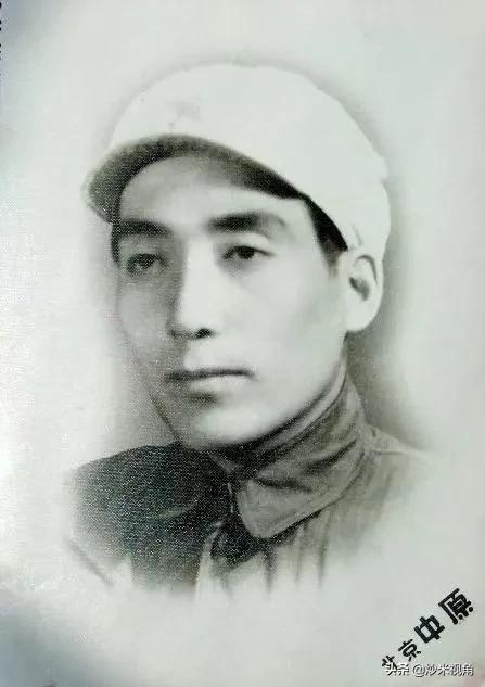 师长回国参加国庆，带回一个女军医，竟然是战友失联八年的女友