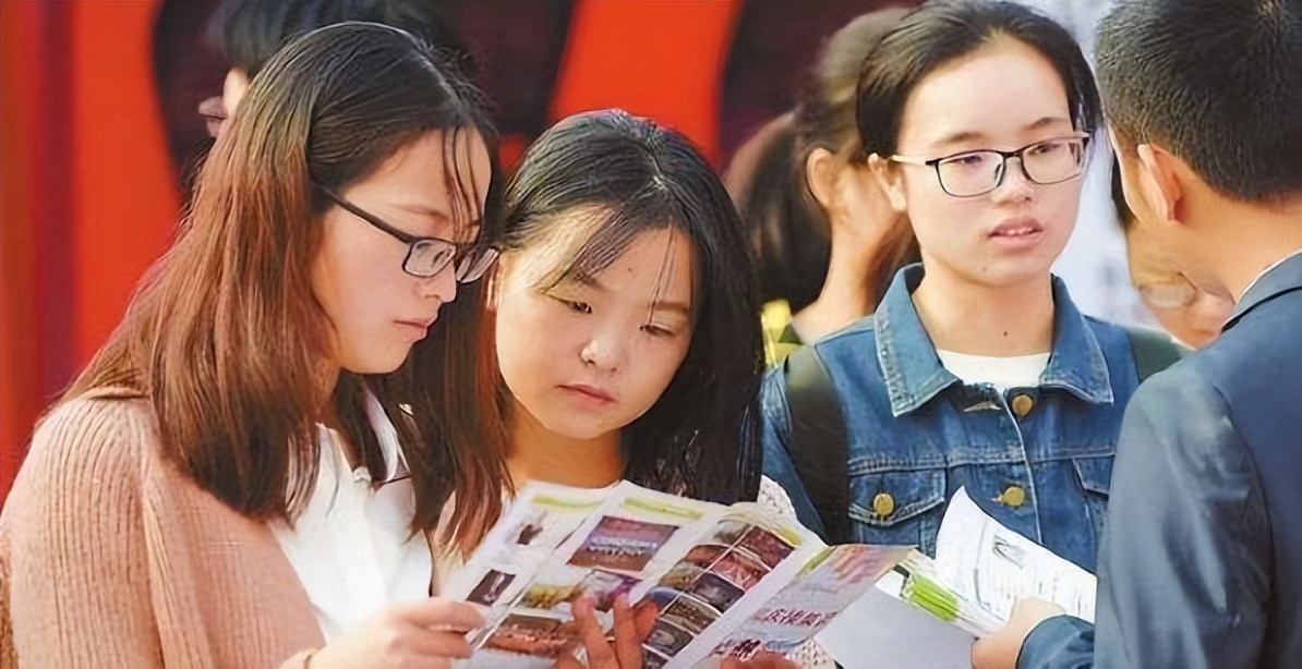 内蒙古“独特”的高考志愿填报，拼的就是网速，没有颗强心脏不行