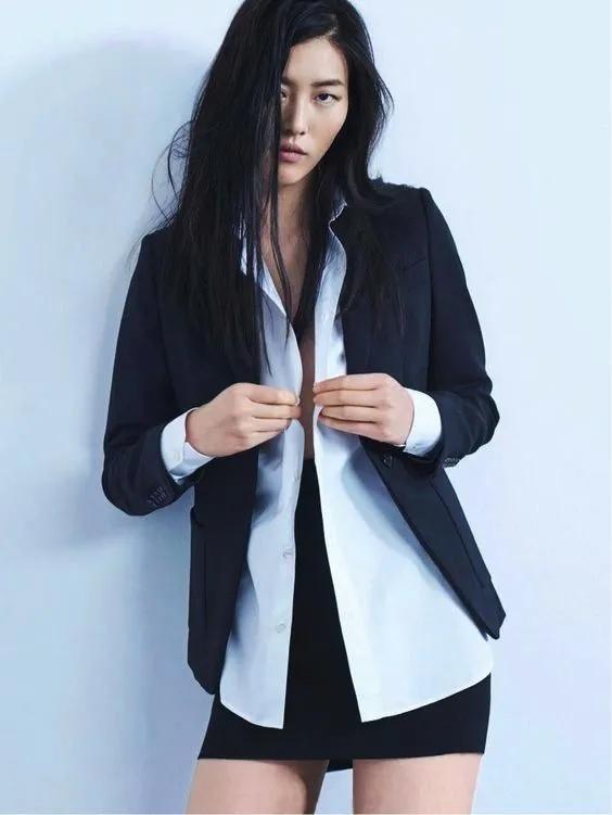 刘雯与井柏然牵手，这张亚洲面孔在秀场，杂志，奢侈品获誉无数