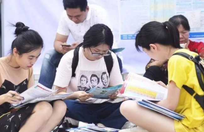 高考制度面临新调整，或将取消一二三本之分，2022高考生左右为难