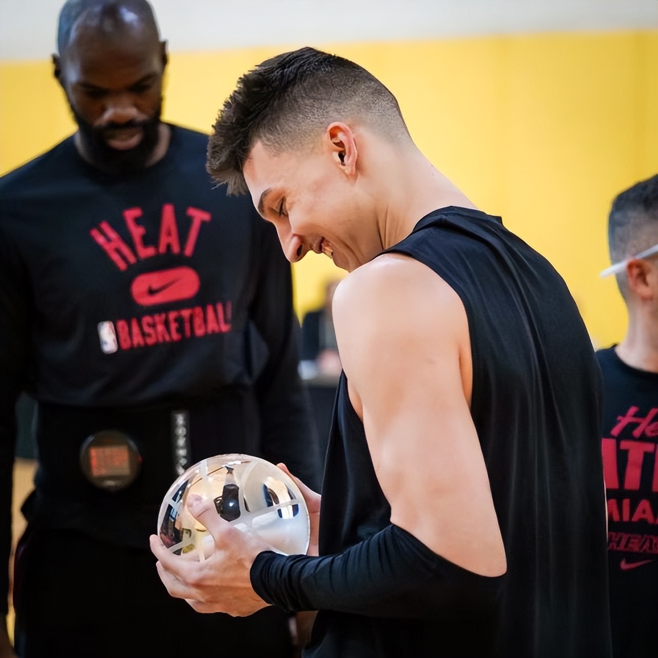 nba哪些球员19号(19届选秀重排：莫兰特榜首，锡安排名下滑，普尔升至前10)