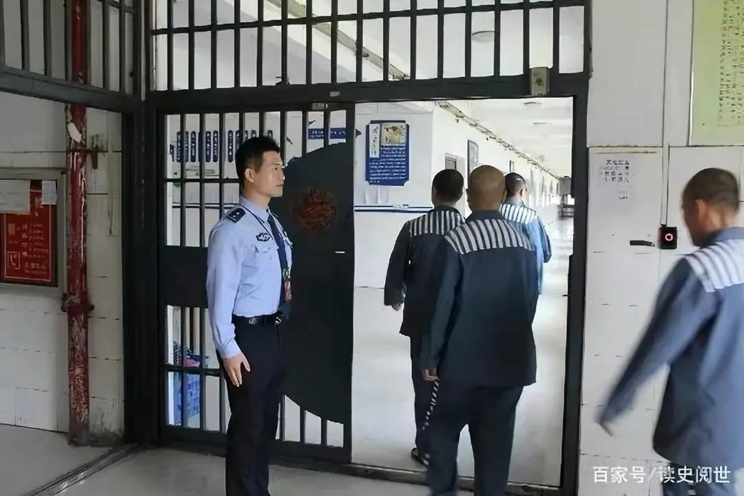 解密中国大案037——五旬老汉“易容” 骗财骗色22岁女大学毕业生
