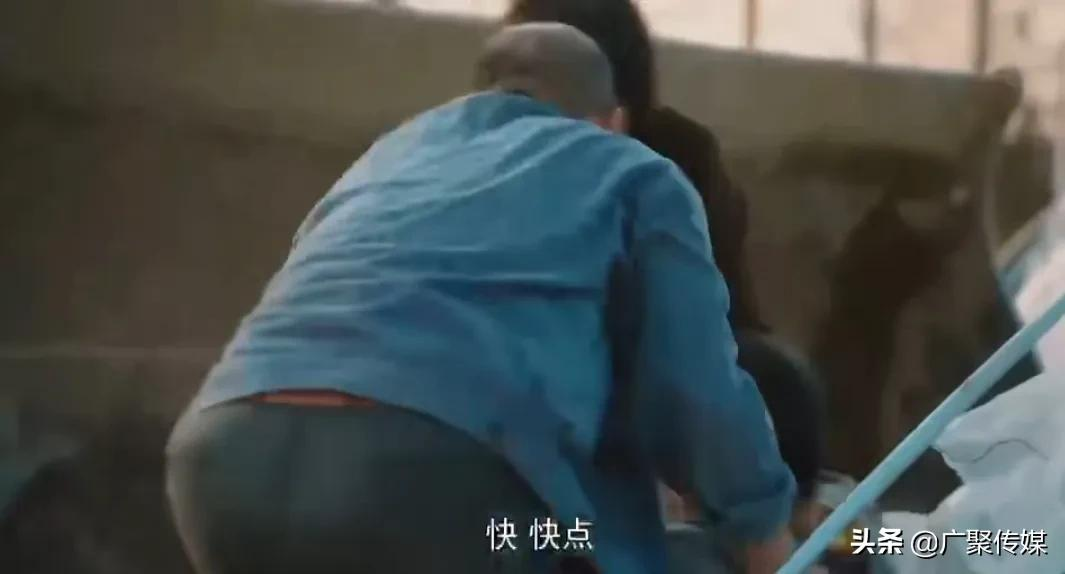 电视剧《幸福到万家》：万传家未经允许就把幸福家大棚给强拆了