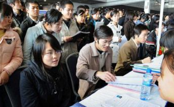 2022应届生上海落户评分标准出炉，985和211加分，双一流榜上无名