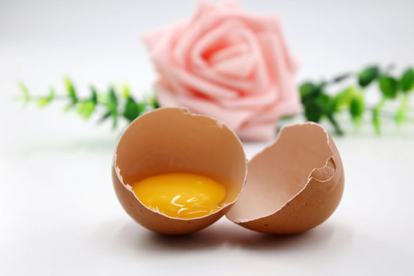 每天一个蛋，对身体有何好处？四种类型的鸡蛋，建议扔掉