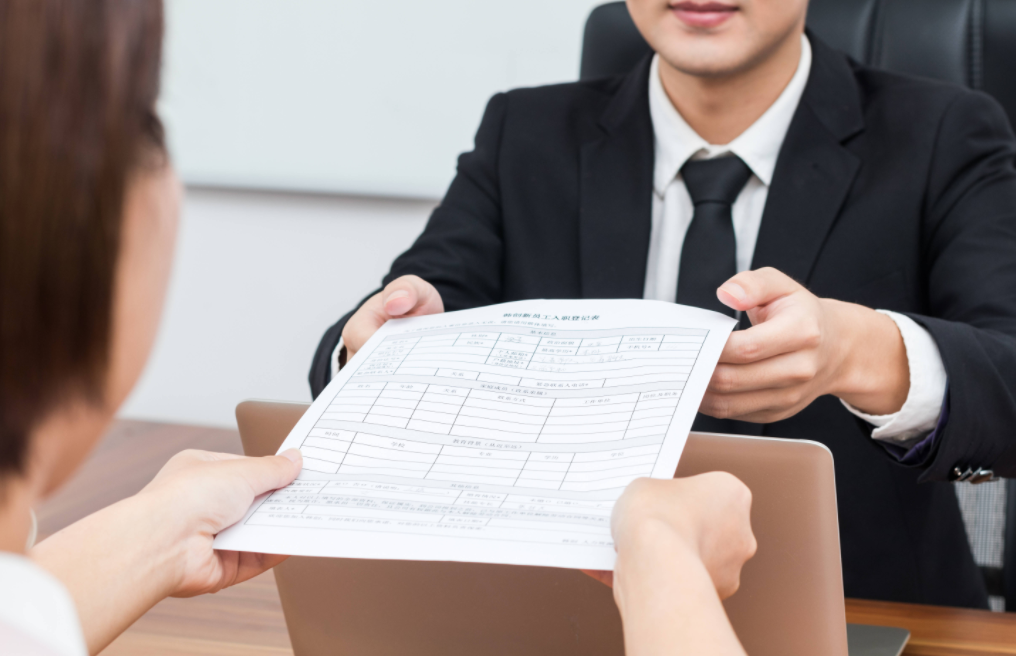 事业单位迎来“春天”，薪资待遇有望提高，将与公务员看齐