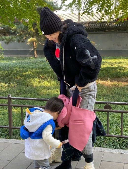 章子怡被传与汪峰离婚，本尊下场辟谣：假的！峰哥明早该告谁告谁