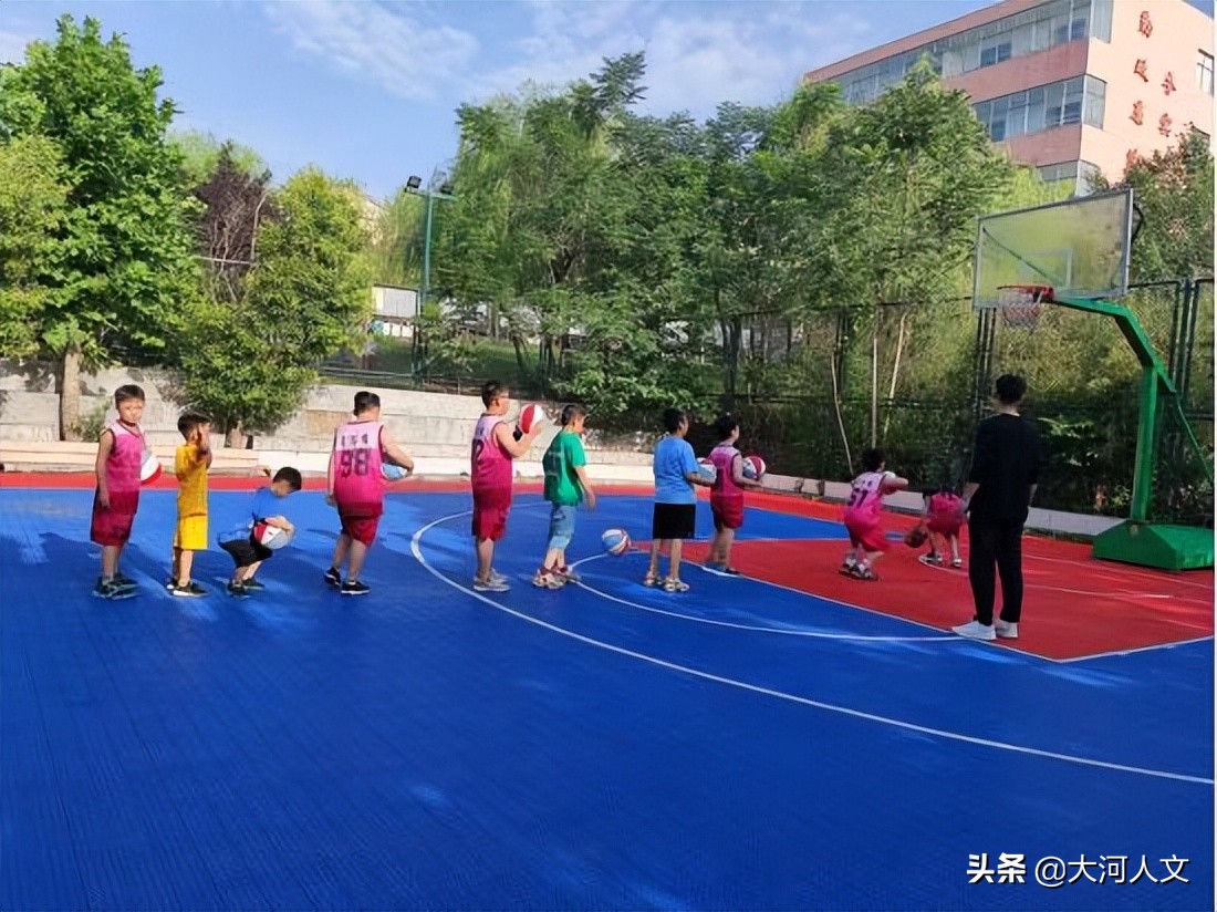 紫荆社区开展青少年暑期篮球行活动